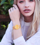 Pulsera medallón grande de flores naturales