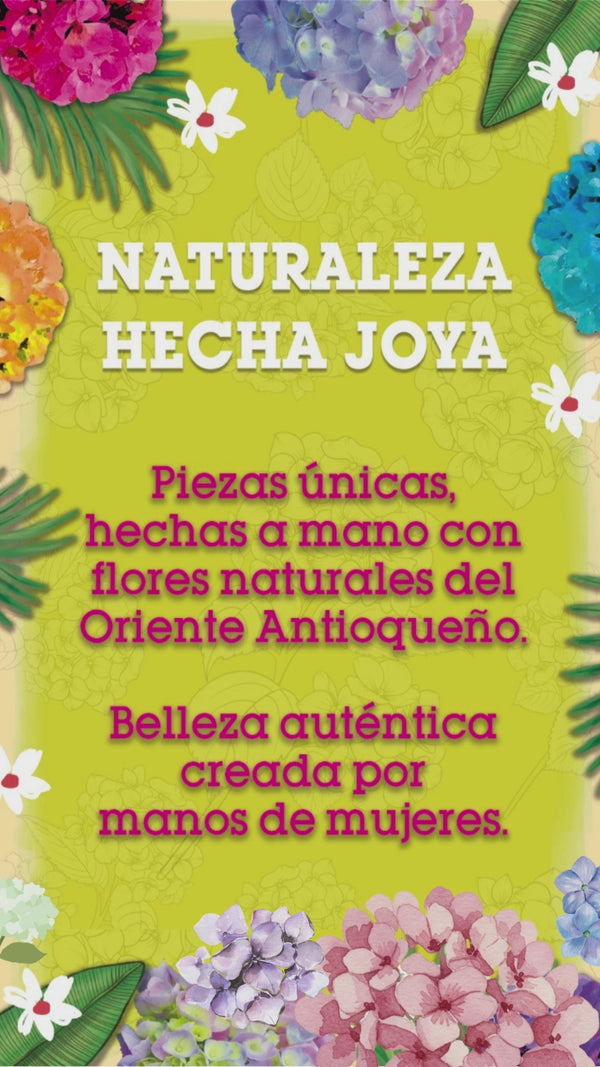 Set aretes y collar con medallones de flores naturales